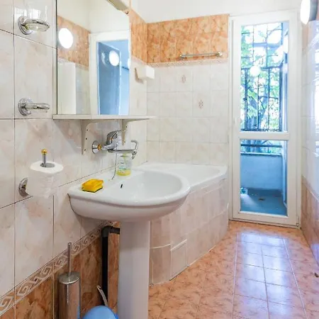 * The Wonderland Apartment* 1bd Designer Flat In The Center *